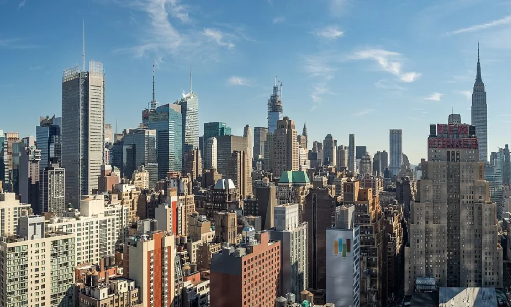 NYC skyline, Empire State Building, New Yorker Hotel
