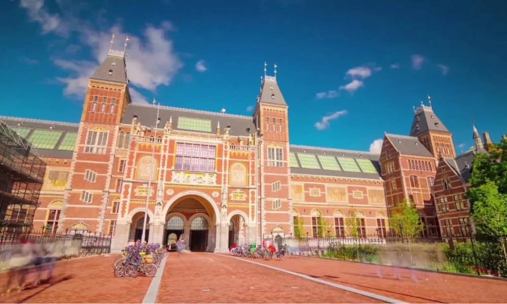 Rijksmuseum, Amsterdam, with bicycles