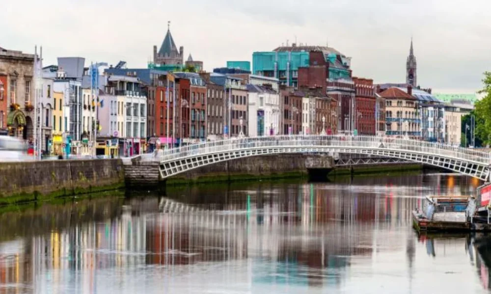 Dublin cityscape, Ha'penny Bridge over Liffey