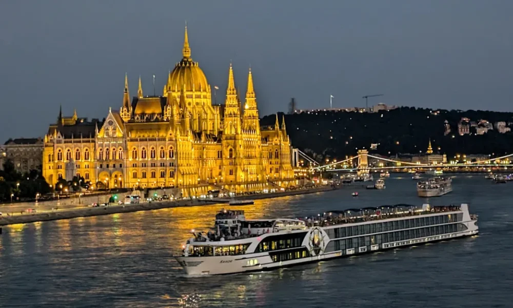 Budapest Parliament, Danube River, night cruise