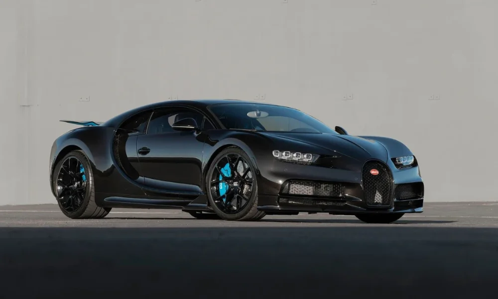 Black Bugatti Chiron with blue brake calipers