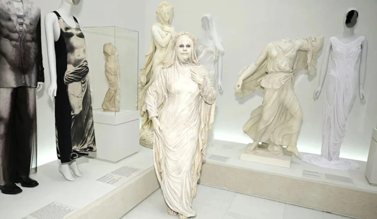 Heidi Klum Marble Statue