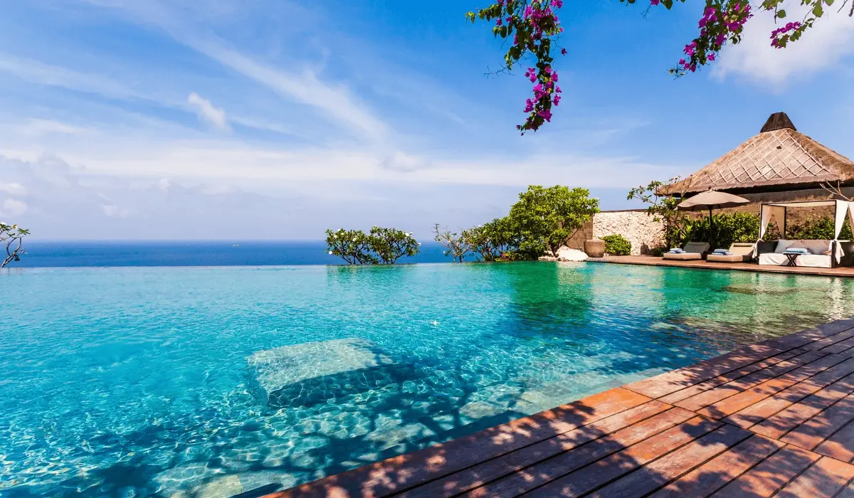 1. The Death of Cookie-Cutter Luxury: The Rise of Hyper-Intuitive Spaces