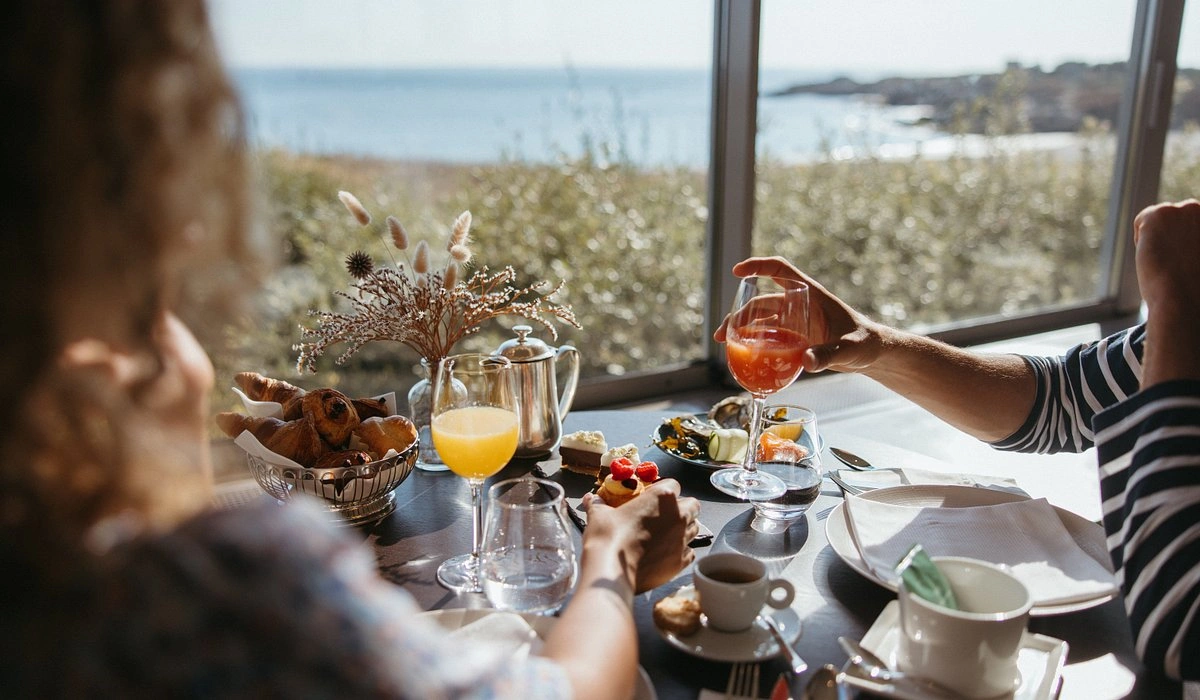 What Makes a Premium Brunch Destination for Travelers?