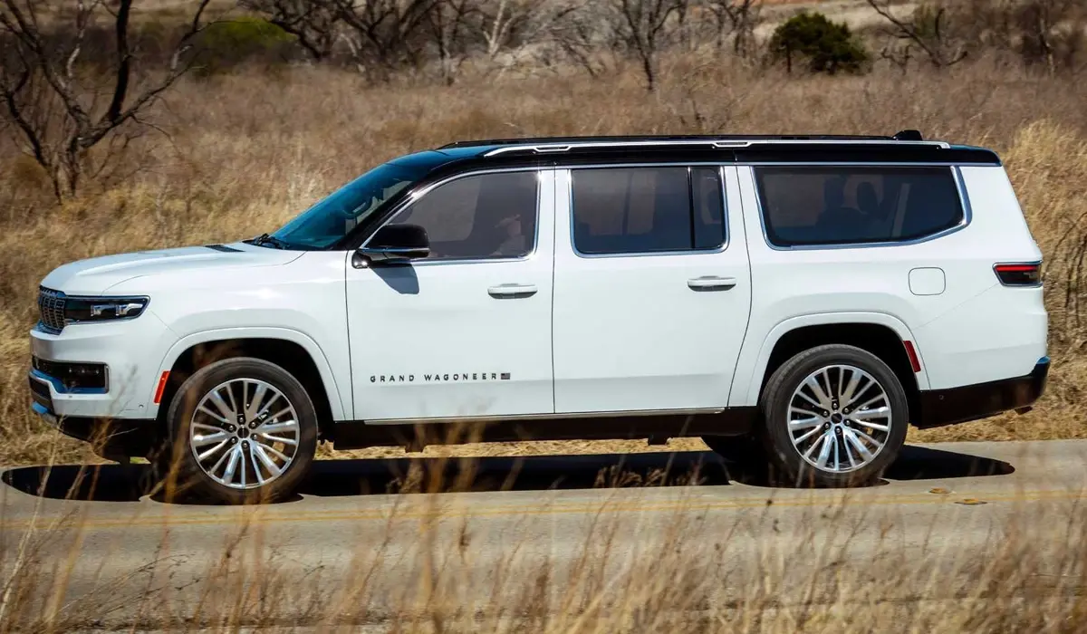 Best Grand Touring Cars for Long-Distance Travel