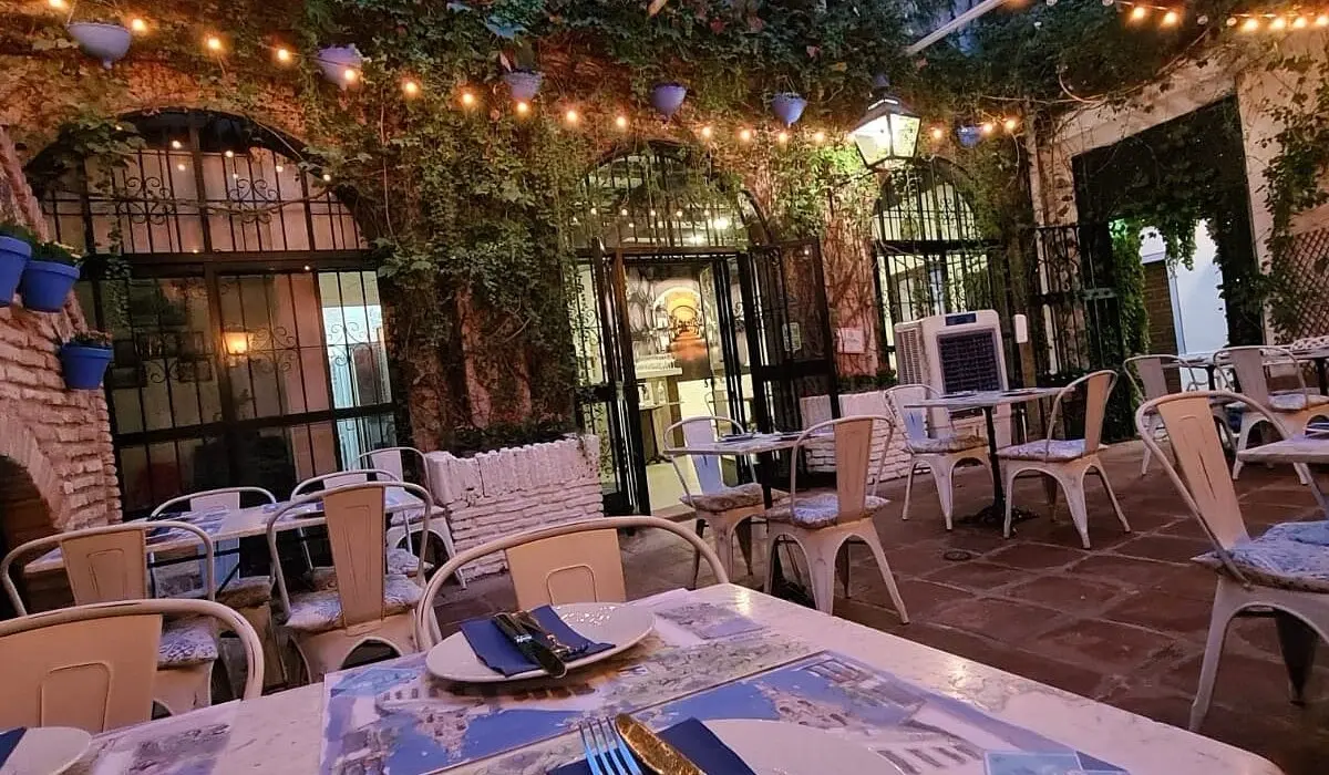 Restaurant Near Me