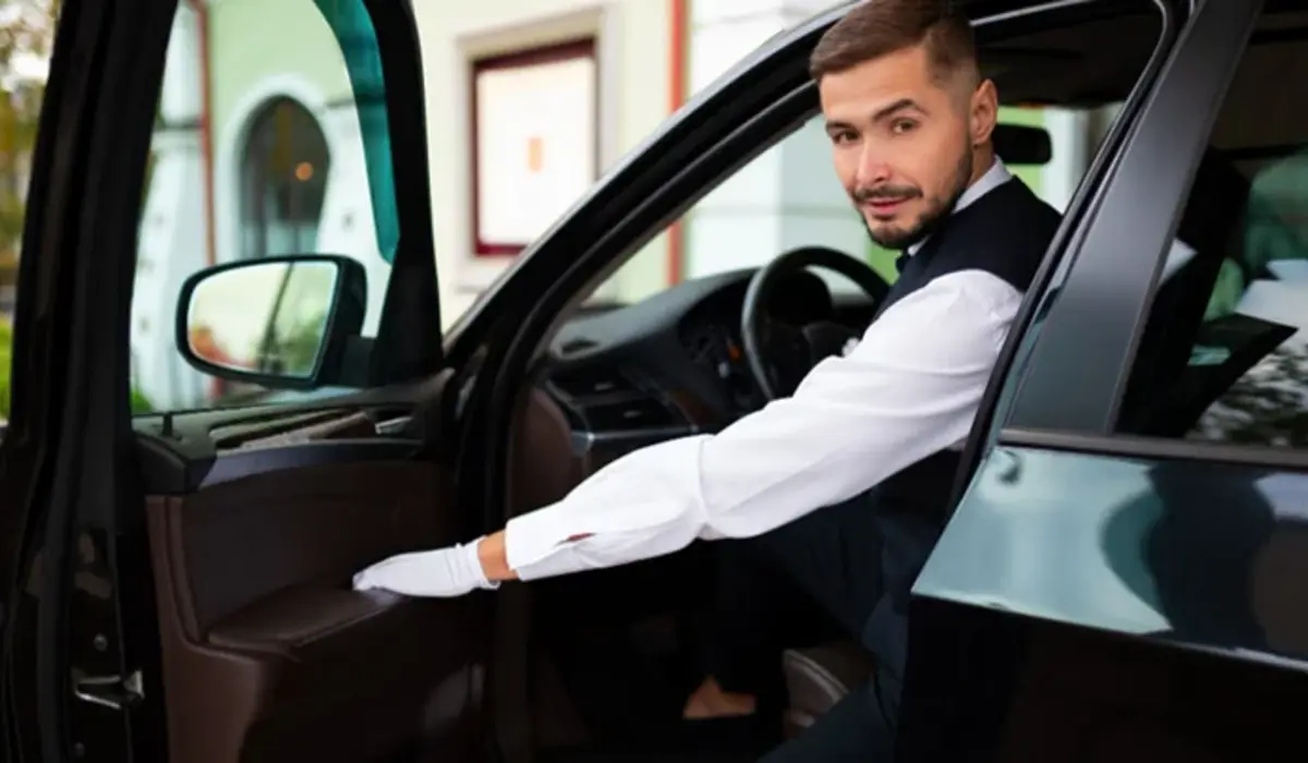 Flexibility vs Total Control: Finding Your Perfect Fit