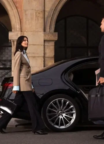 The Ultimate Choice: Private Chauffeur Service vs Self-Drive Experiences