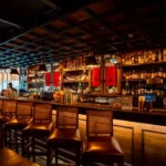 How to Find the Best Bars Near Me for Drinks, Food & Live Entertainment