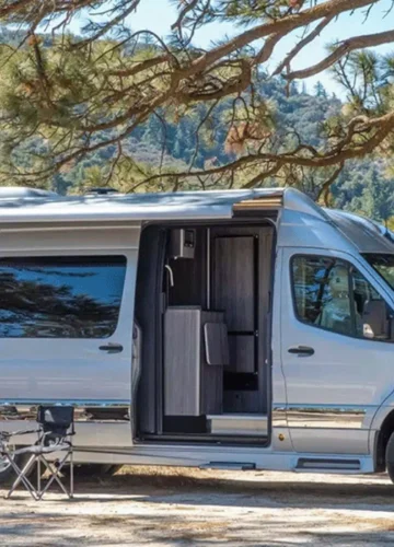 Luxury EVs Redefining Road Travel : An Entire Guide