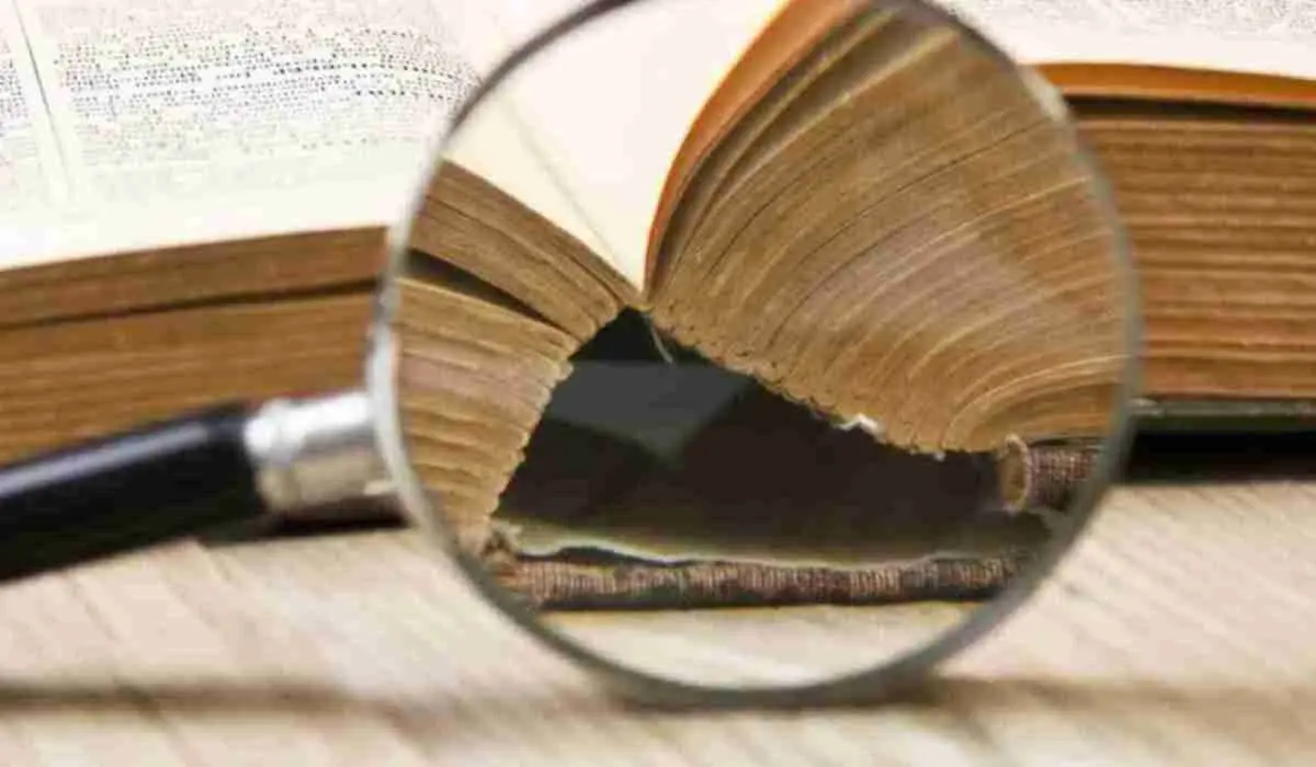 What a Magnifying Glass Actually Is