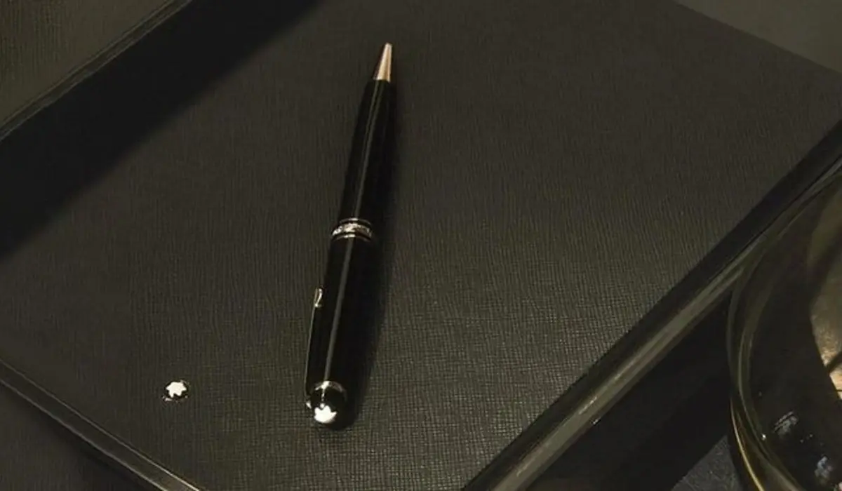 3. Montblanc Fine Stationery #146: Executive Office Elegance