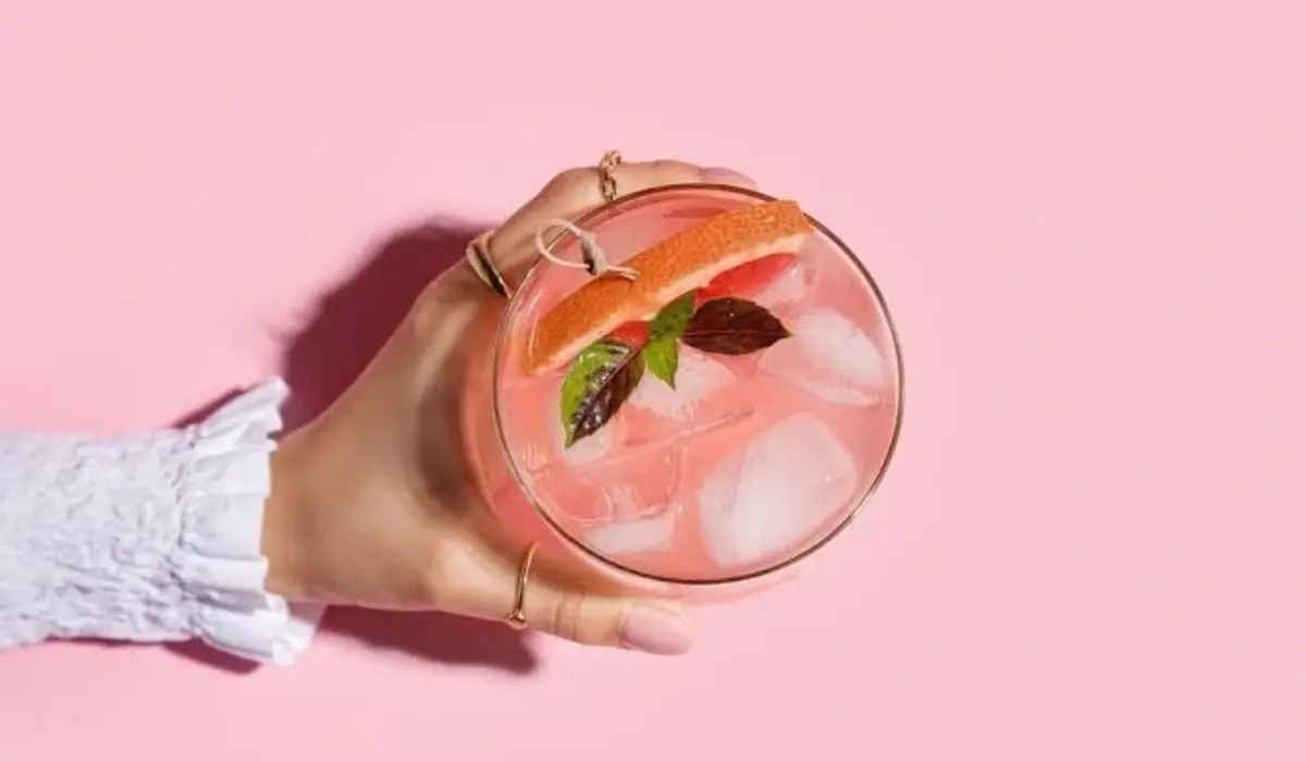 How to Mix the Ultimate Pink Whitney Cocktail