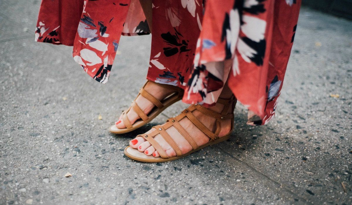 What Shoes Look Best With a Maxi Dress?