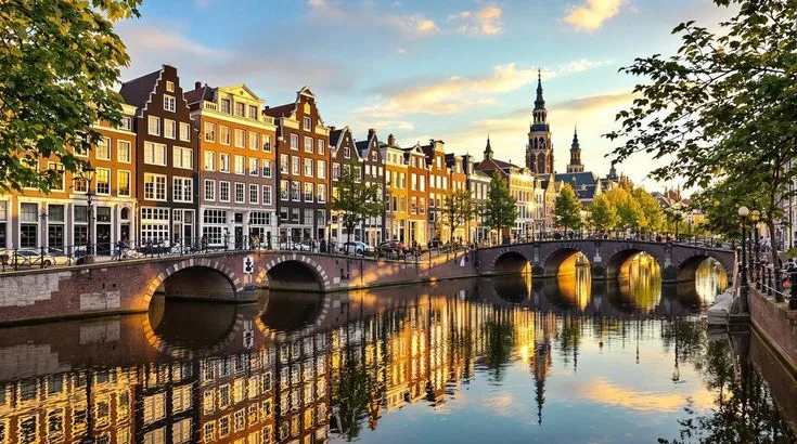 Amsterdam's Canal Ring: How to Explore It as a Visitor