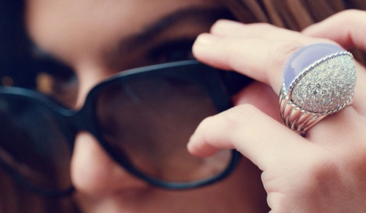 Chunky Rings Are Having a Moment, But Your Hands Have a Say