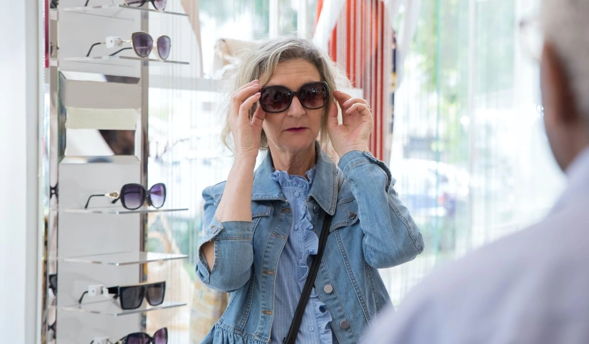 Oversized Sunglasses Are Still the Easy Way to Make an Entrance