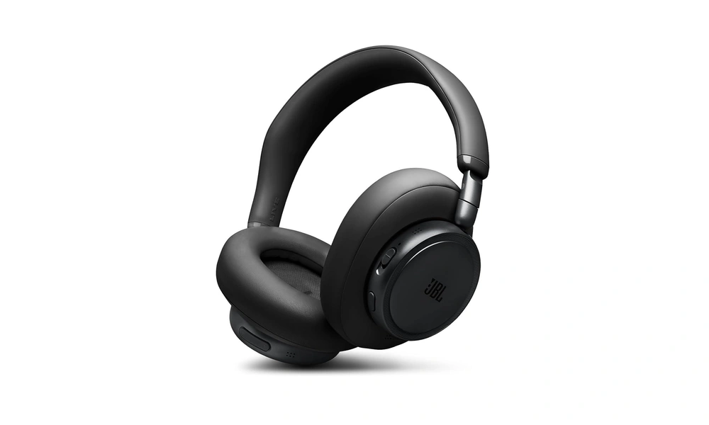 JBL Live 780NC wireless headphones.