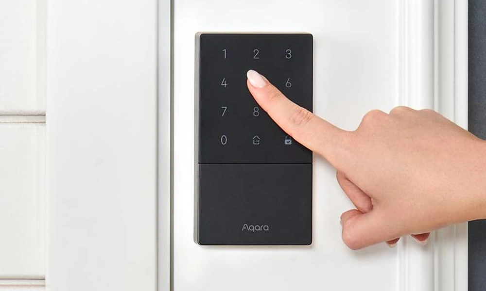 Keypad smart deadbolt for convenient home access